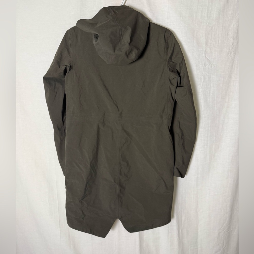 Lululemon Rain Haven Jacket *Insulated | size 4 - Picture 4 of 12